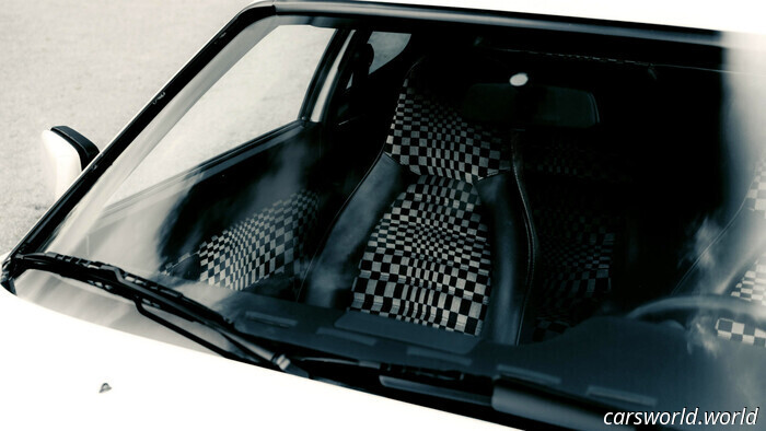 Porsche reintroduce i suoi tessuti per sedili più stravaganti e sembrano incredibili | Carscoops